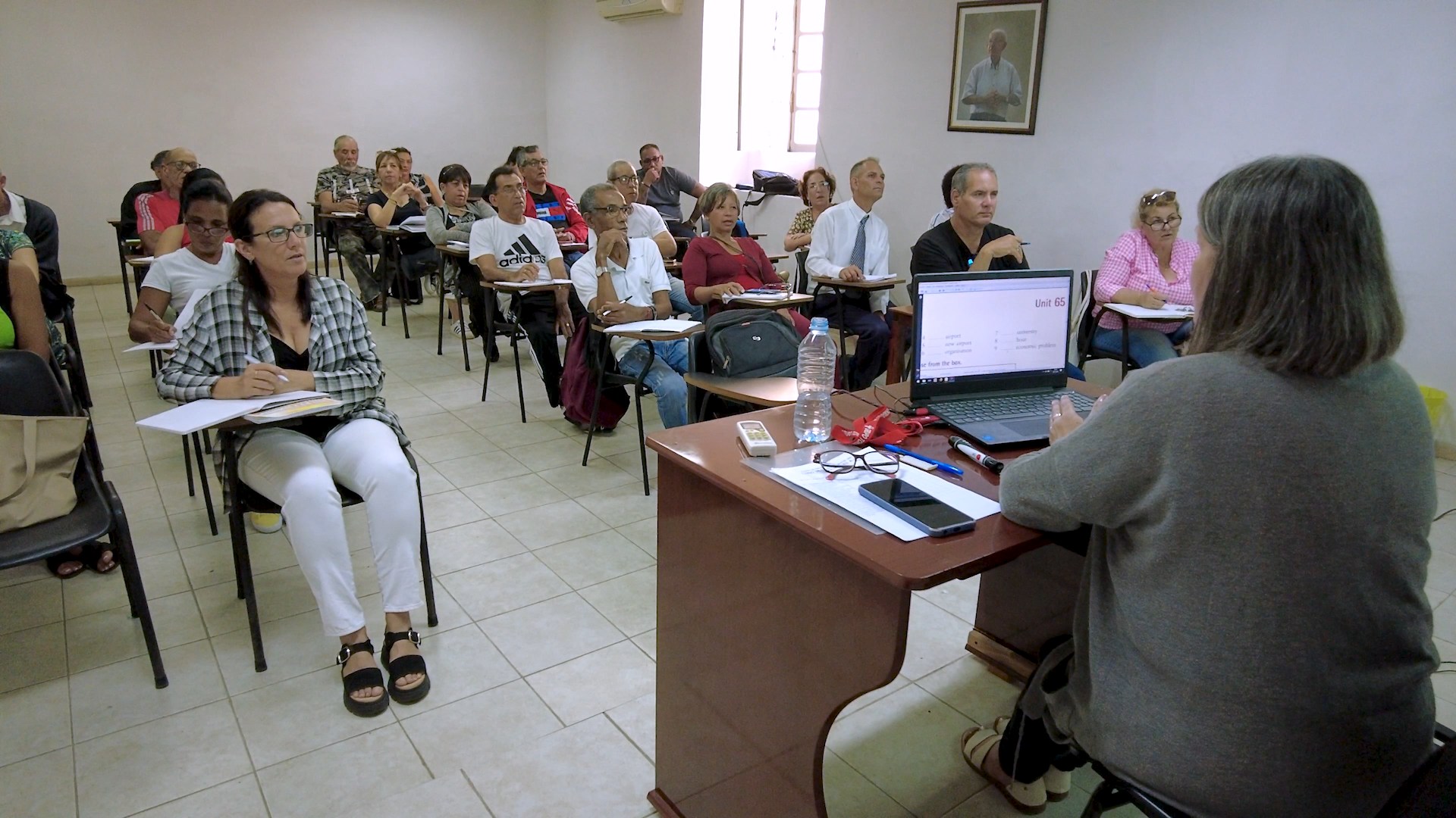 Imagen CURSO DE IDIOMA INGLÉS PARA ADULTOS MAYORES DE 45 AÑOS BÁSICO A1.